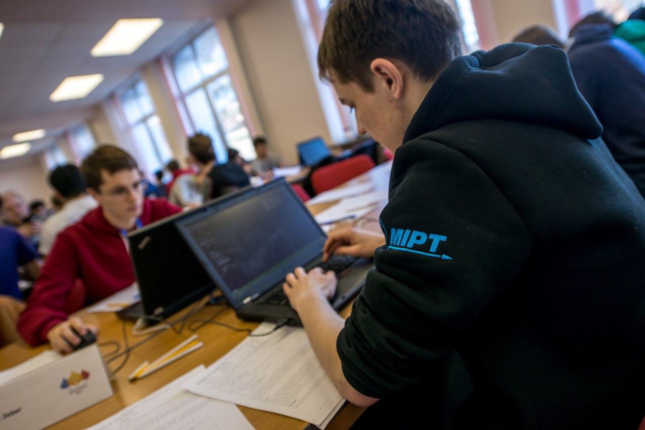 Университет для программистов в москве. Хакатон по программированию. Институт программирования в москве. Университет программирования. Университет программирования в москве.