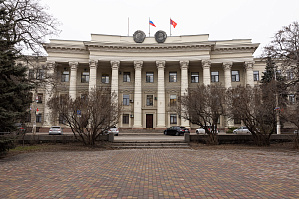 Андрей Бочаров поздравил с юбилеем Виктора Шурыгина