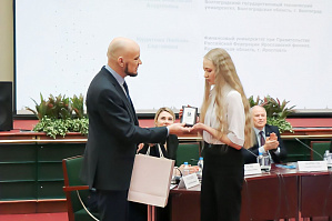 Пресс-служба администрации региона: Студентка ВолгГТУ — обладательница медали имени предпринимателя Алексея Абрикосова