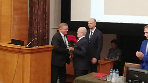 Руководство ВолгГТУ поздравило с юбилеем директора института органической химии им. Н.Д. Зелинского 