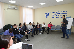 V1: «Золотых медалей — меньше, проходной балл — выше»: разбираем все нововведения приемной кампании-2020