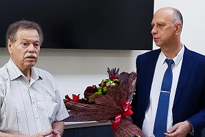 В ВолгГТУ поздравления с юбилеем принимает О.Д. Косов