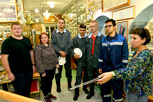 ИД «Северная неделя»: На северодвинской «Звёздочке» проходят практику студенты из Волгограда и Нижнего Новгорода ИД «Северная неделя»: На северодвинской «Звёздочке» проходят практику студенты из Волгограда и Нижнего Новгорода