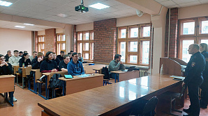 Студенты факультета автомобильного транспорта ВолгГТУ встретились с представителями Госавтоинспекции УМВД России по г. Волгограду