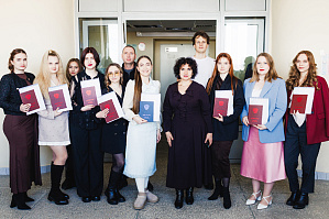 Выпускникам очно-заочной магистратуры ФЭУ ВолгГТУ вручили дипломы