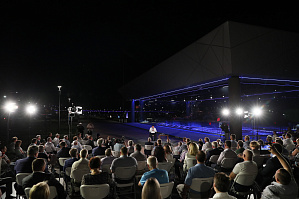 Губернатор Андрей Бочаров провел встречу с представителями общественности по вопросам социально-экономического развития Волгоградской области