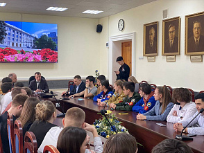 Партия "Единая Россия". Алексей Волоцков: Мы будем формировать стройотряды на Донбасс