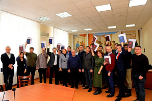 В ВолгГТУ вручили дипломы выпускникам очно-заочной формы обучения магистратуры ФЭВТ