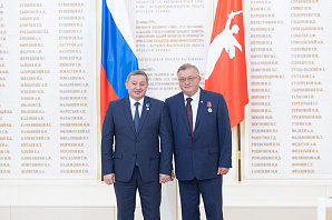 Губернатор А.И. Бочаров вручил волгоградцам государственные награды. Среди награжденных – советник при ректорате академик РАН И.А. Новаков