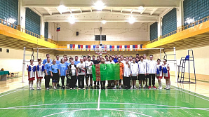 В СФ ВолгГТУ прошел предновогодний внутривузовский турнир по волейболу