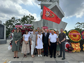 Scientists of VSTU honored the memory of Soviet, Russian, and Vietnamese soldiers at the former Russian military base Cam Ranh in Vietnam