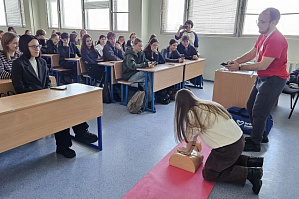 Первокурсники ФЭУ ВолгГТУ учились оказывать первую помощь