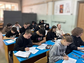 Студенты Волгоградского колледжа управления и новых технологий посетили лабораторию кафедры «Технология материалов» на ФПИК ВолгГТУ