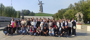 Первокурсники химфака ВолгГТУ посетили Мамаев курган